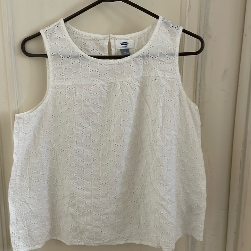 Old Navy eyelets sleeveless blouse